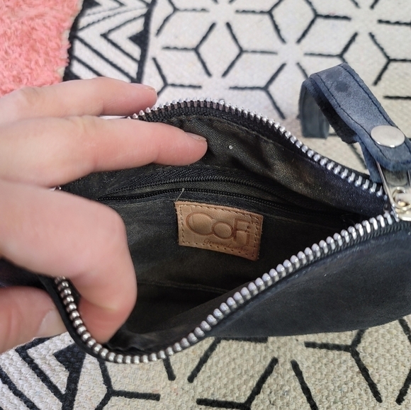 CoFi Metallic Black Sparkle Wristlet Pouch - Picture 4 of 7